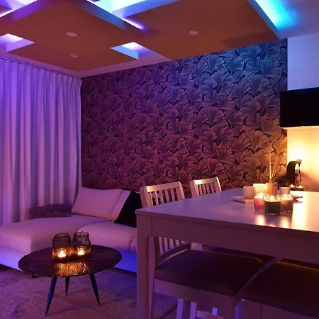 Suitedreams - Sky - Lutych